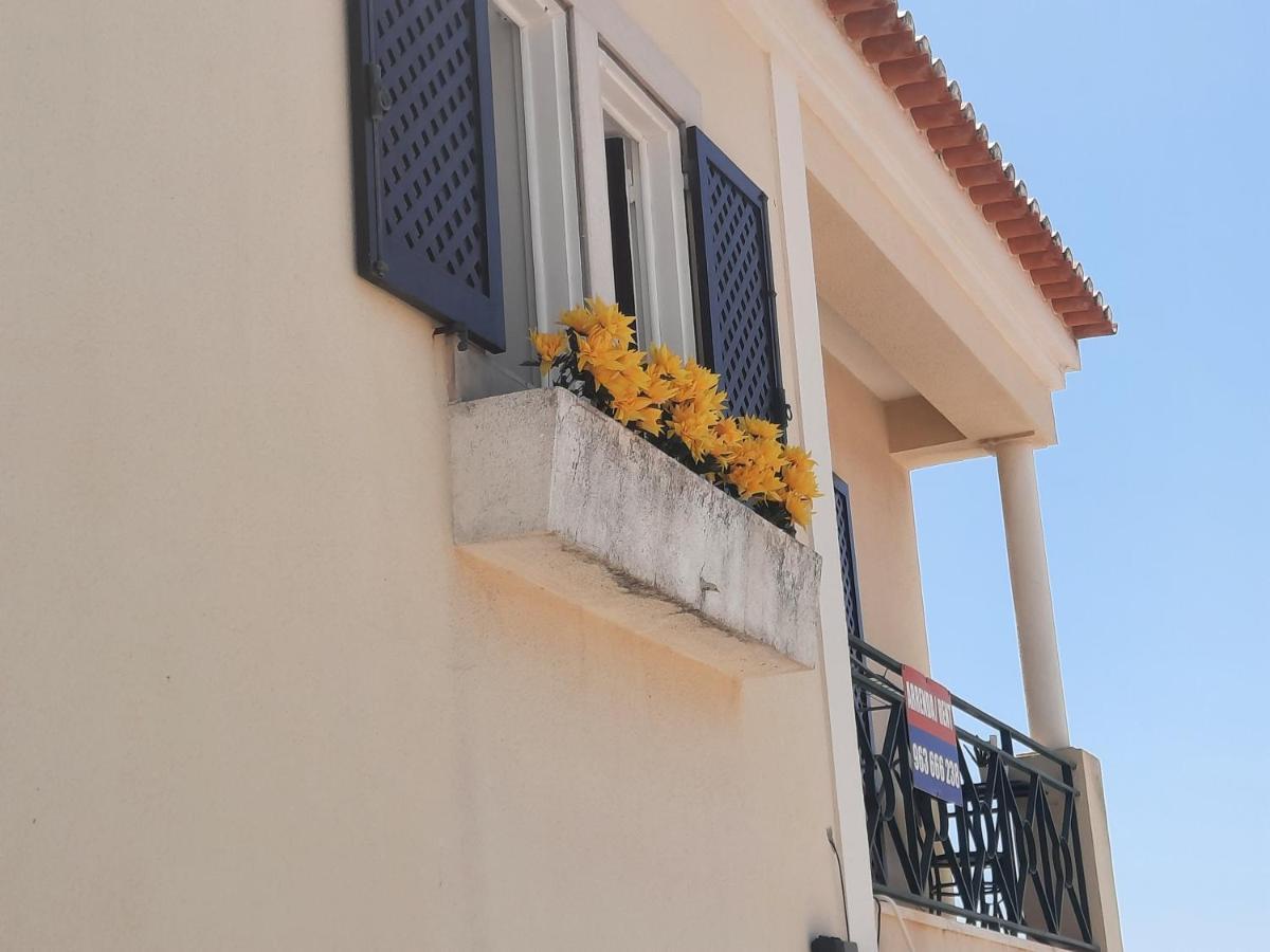 Beach And Mountain Apartment Lisboa / Sesimbra Kültér fotó